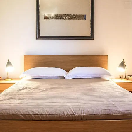 Labin Sleeps 6 Pool Air Con Wifi